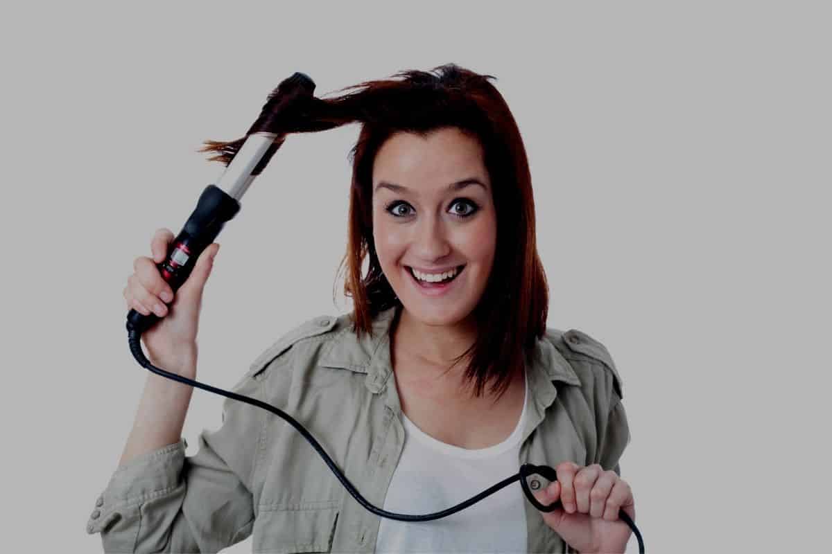 beginner trying to use a curling iron