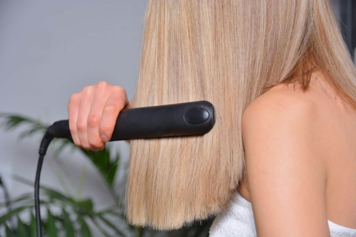 How To Fix Burnt Hair From Flat Iron